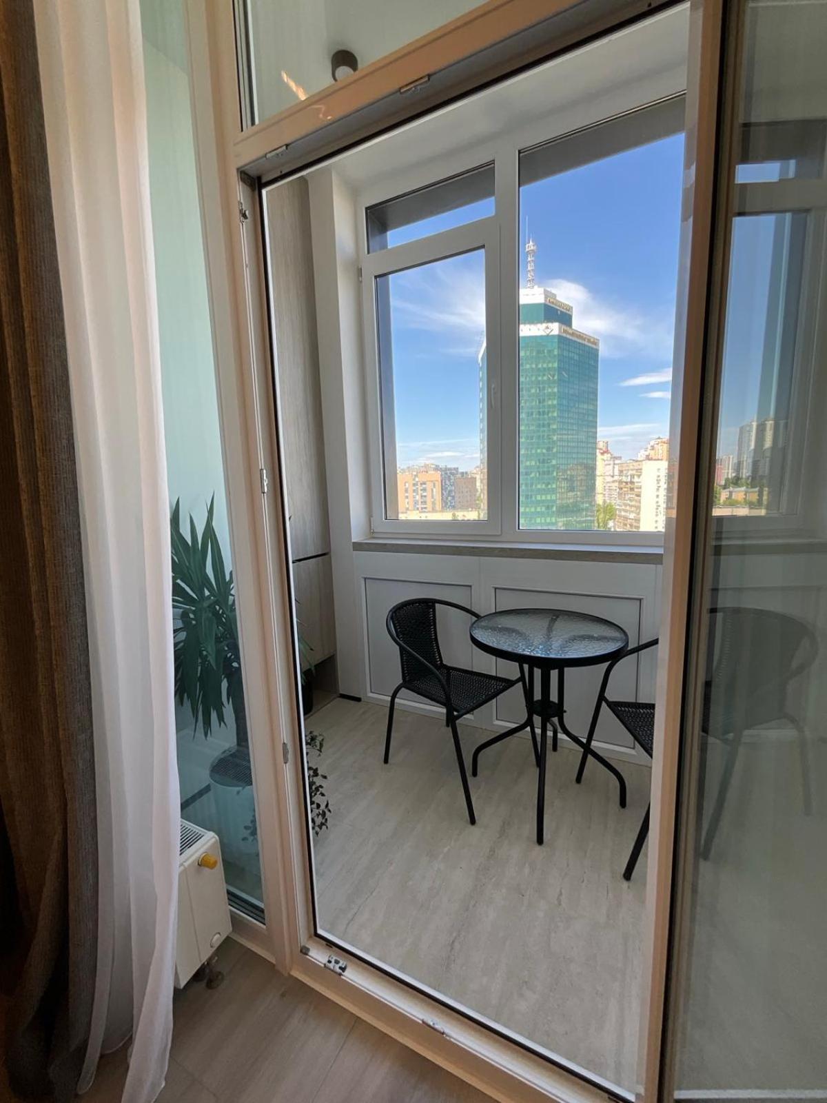 Жк"Манхэттен"На Берестейском Проспекте Kyiv Exterior photo